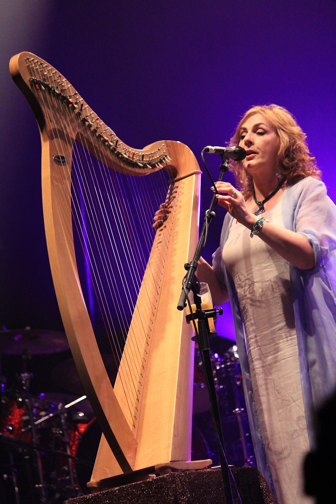 The Voice That Made Gaelic a UK Top 5 Hit