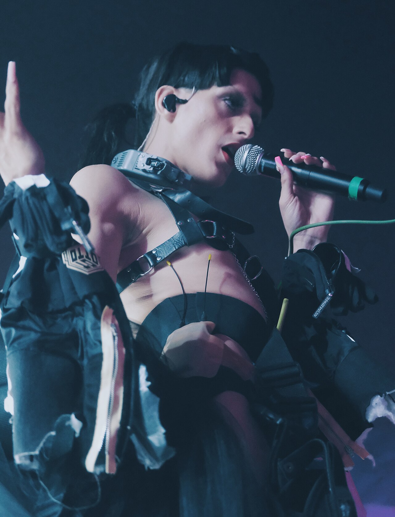 Arca's XXXXX: XL Recordings as Object, Stream, and Ritual